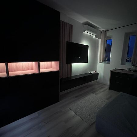 Luxury 1 Bedroom Apartment Bukarest Exterior foto
